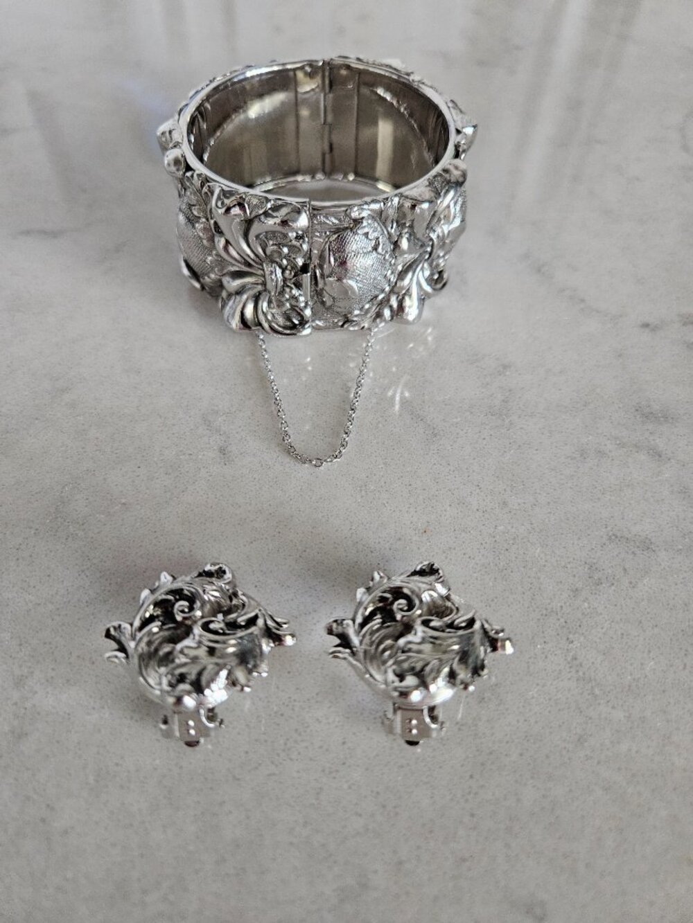 RARE & VINTAGE SET OF WHITING & DAVIS CO SILVER SWIRLED LEAF EARRINGS & BRACELET